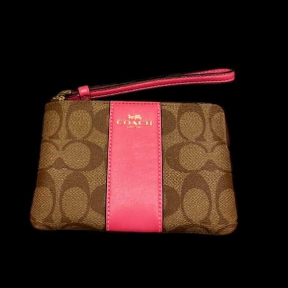 Brand new Coach Wristlet - Picture 1 of 2